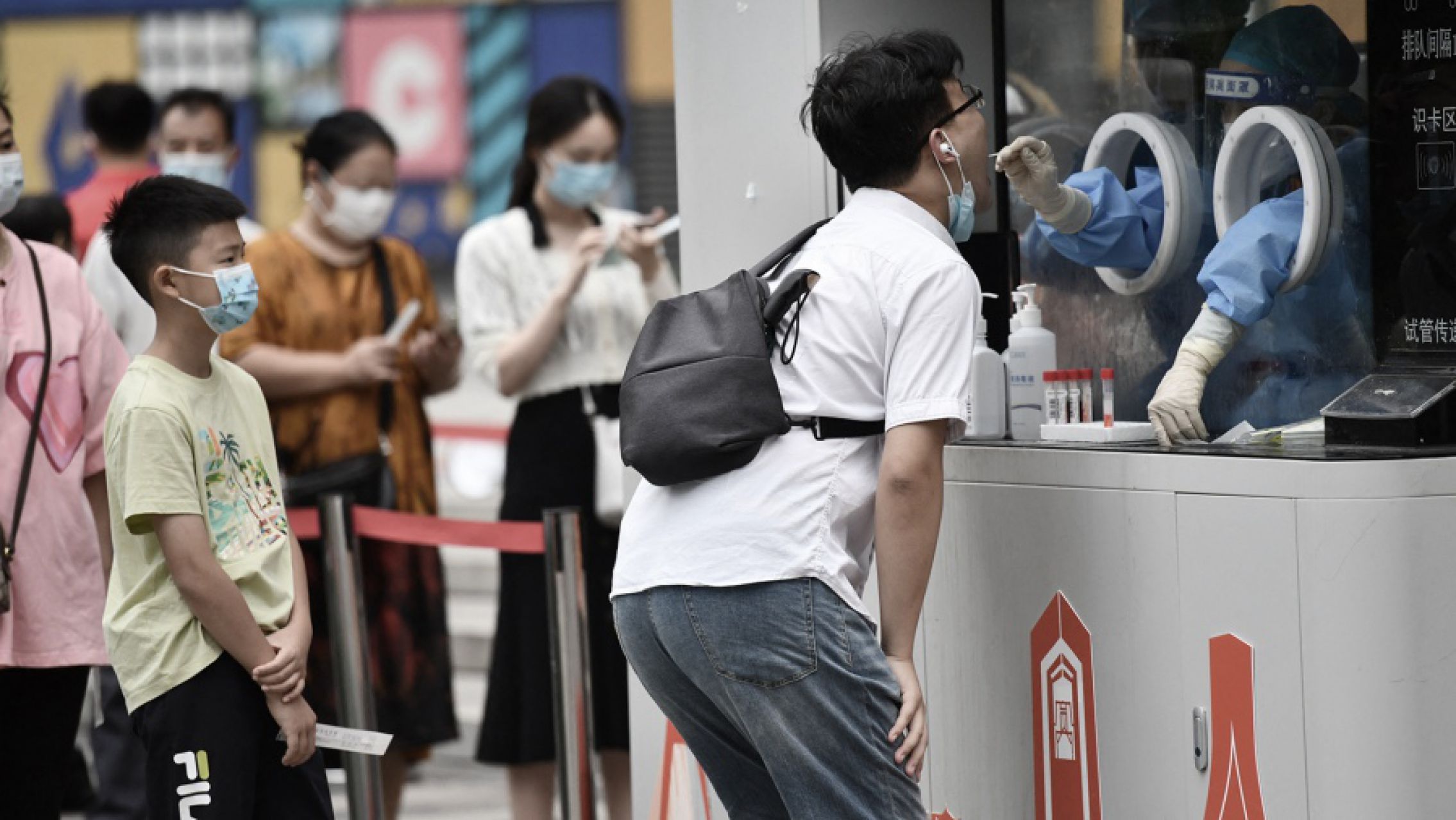 China aumenta los confinamientos por la escalada de casos de coronavirus